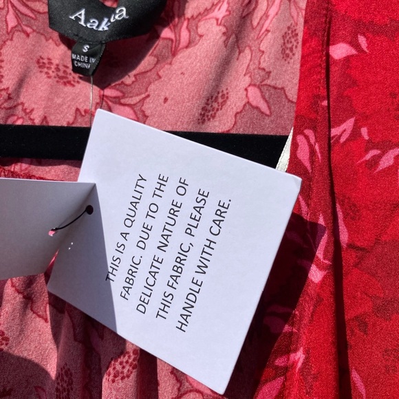 Aakaa Red Floral Maxi Cover Up NWT - Picture 5 of 11